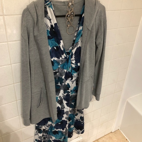 Comfy gray zipper hoodie, long length - Picture 5 of 5